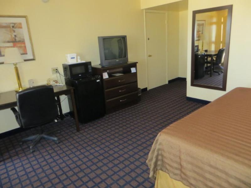 Travelodge By Wyndham Dodge City Eksteriør billede